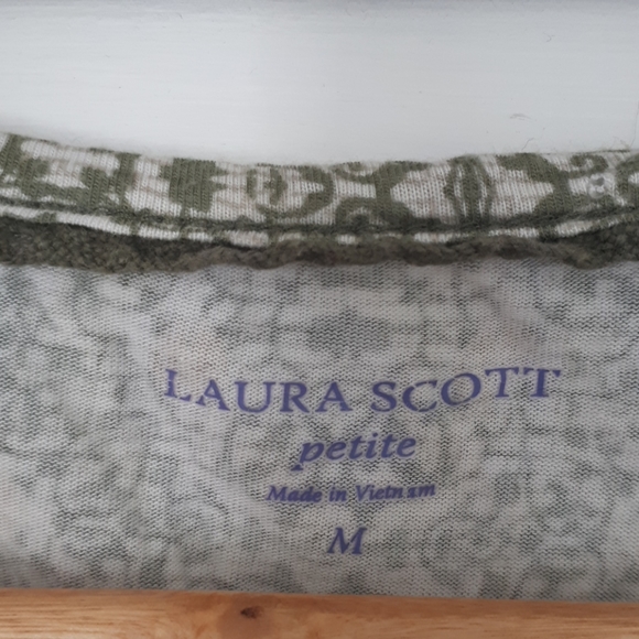 Soft rayon t-shirt.  MP - Picture 2 of 3